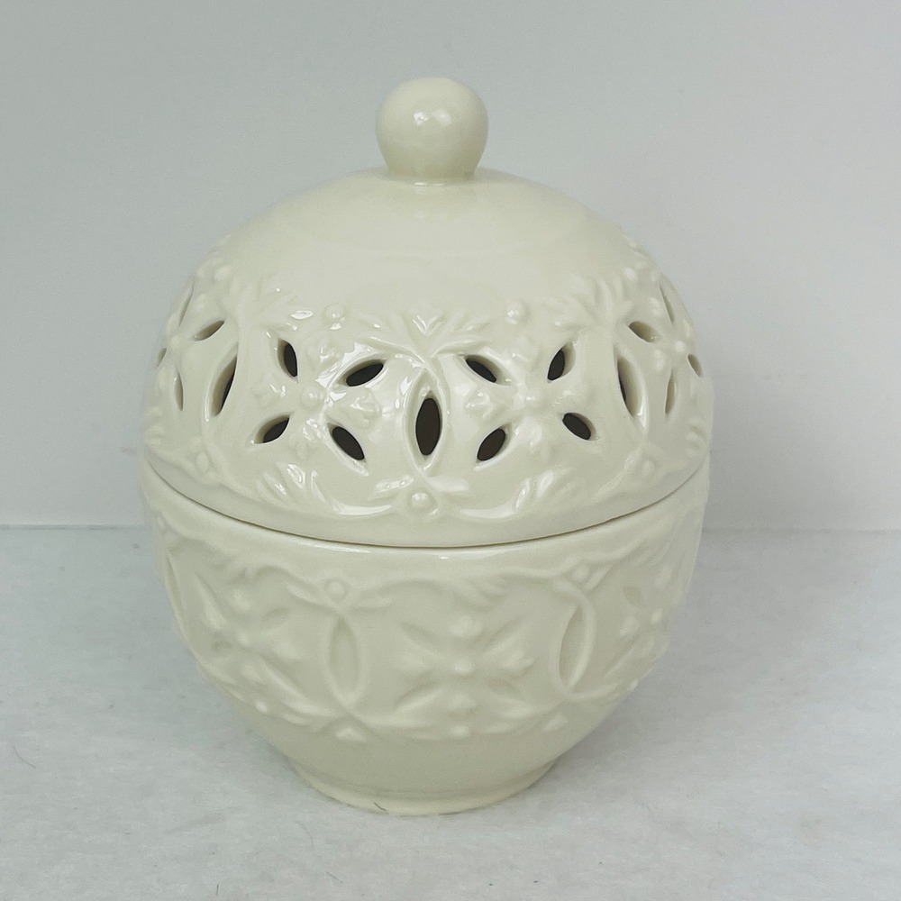 I. Godinger & Co. Regal Cream 5" Box Pierced Lid Floral Ceramic Decorative Ivory